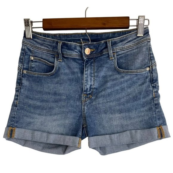 H&M Pants - H&M Push Up Cuffed Shorts Womens 6 Light Wash Blue